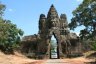 Porte d'entrée du groupe des temples d'Angkor Thom, la grande cité.