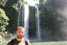 Yannick devant la cascade de Misol-Ha, une chute d'eau de 35m en pleine jungle.