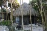 Notre petite cabana à Tulum avec le confort minimum (éclairage à la bougie, moustiquaire,...). Nous avons vécu au rythme de la nature et des vagues de la mer des Caraibes durant trois jours.